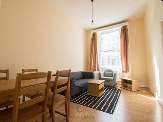 Apartment for rent in North Kensington, Greater London