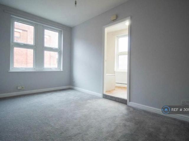 Apartment for rent in Lenton Abbey, Haddon
