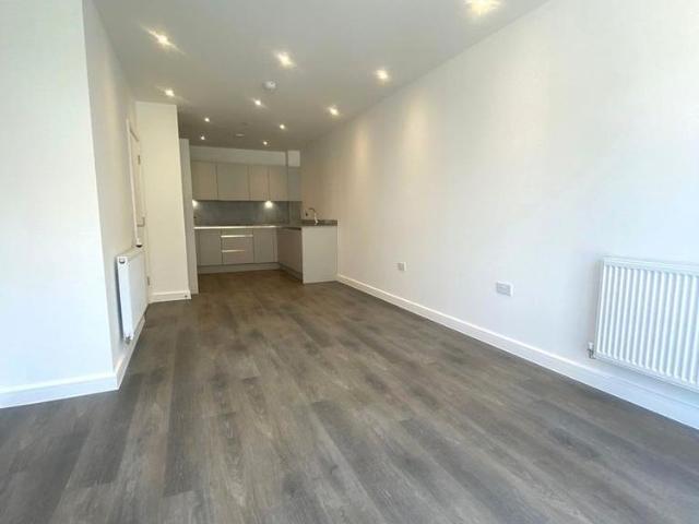 Apartment for rent in Watford Rural, Batchworth