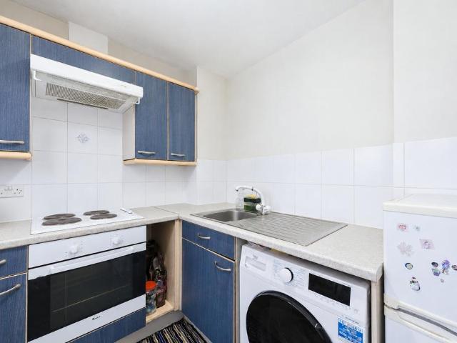 Flat for rent in Slough