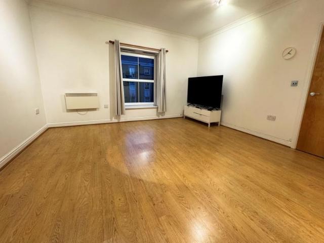 Flat for rent in Fallow Corner, Greater London