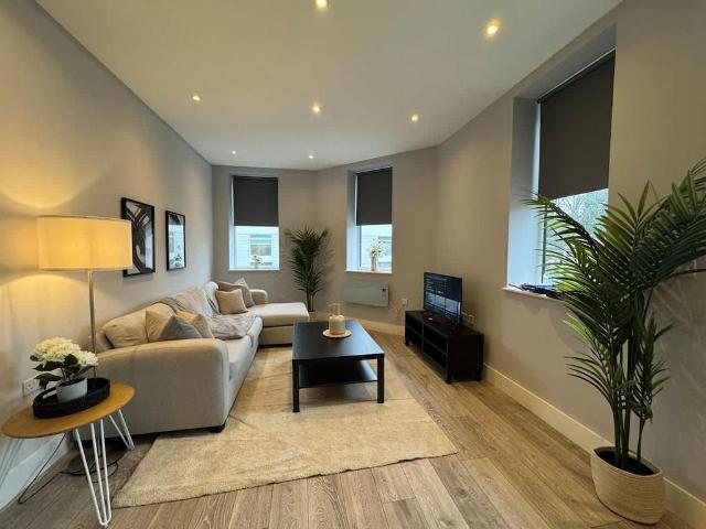 Flat for rent in London Borough of Croydon, Greater London