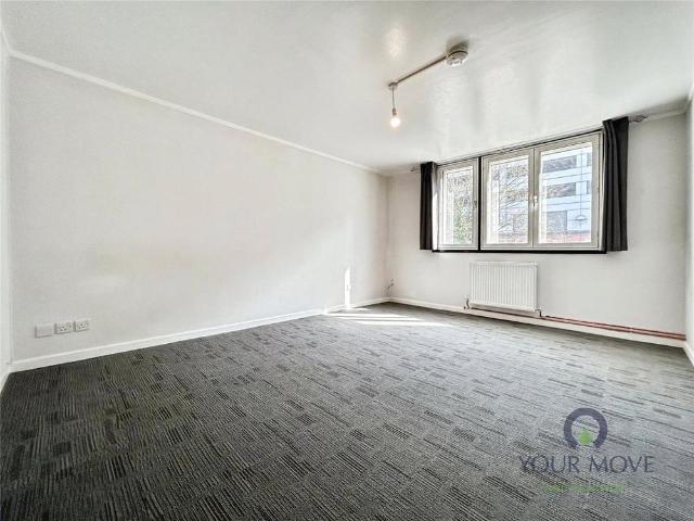 Apartment for rent in Highfield, Pouchen End