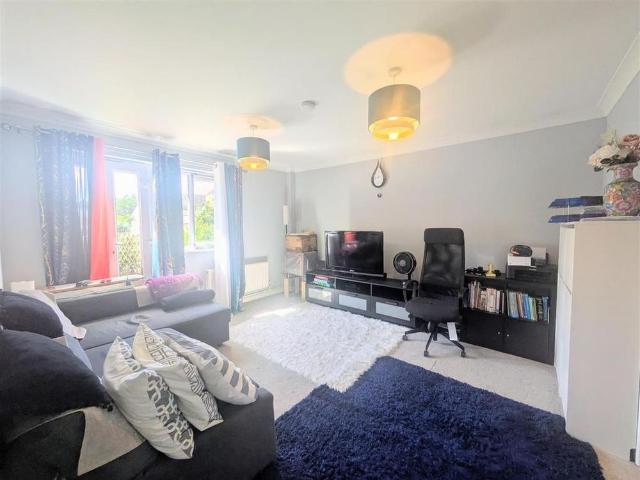 Apartment for rent in Brompton, Gillingham