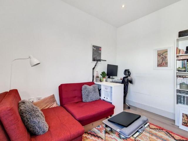 Apartment for rent in Shepherd's Bush, Greater London