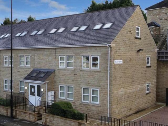 Flat for rent in Farsley, West Yorkshire