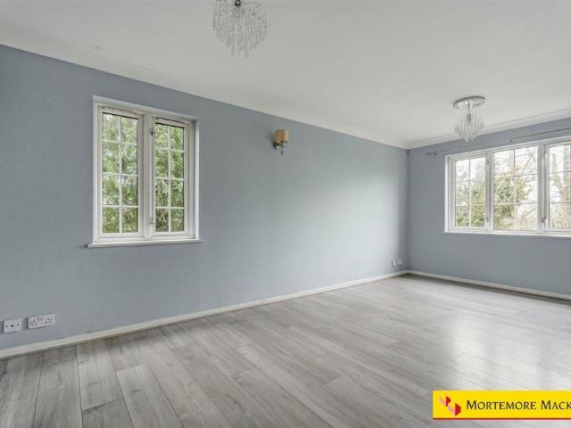Apartment for rent in Edmonton, Greater London