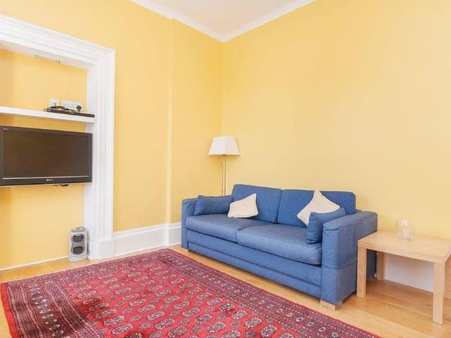 Apartment for rent in Gayfield, Broughton