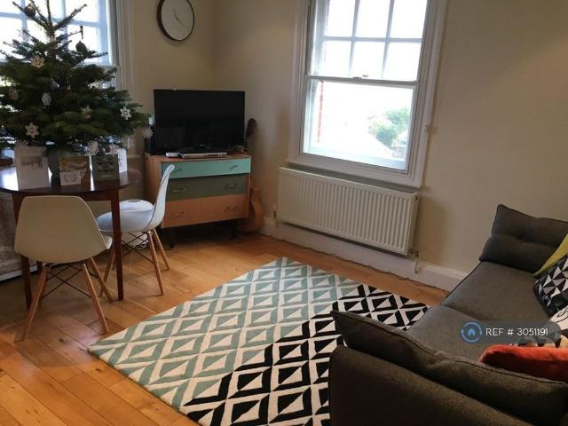 Apartment for rent in Wigginton, Pouchen End