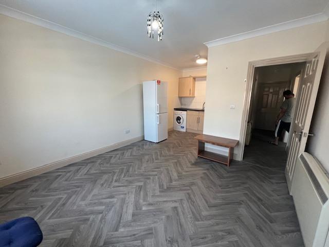 Flat for rent in Newbury Park, Greater London