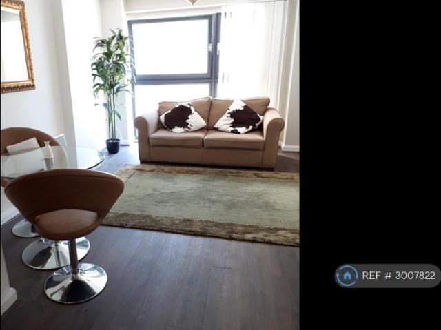 Flat for rent in Crockherbtown, Falcon Lodge