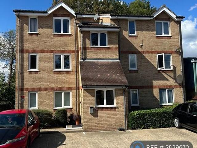 Flat for rent in Epping, Essex
