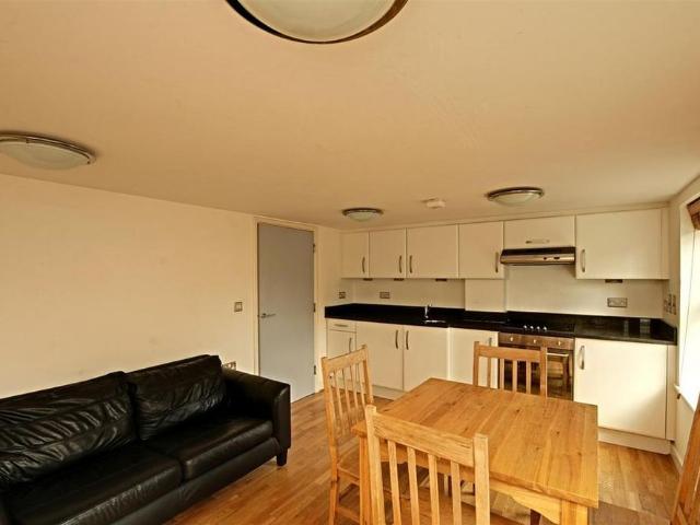 Apartment for rent in Holywell, The Slade