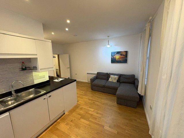 Apartment for rent in High Wycombe Community Board, High Wycombe