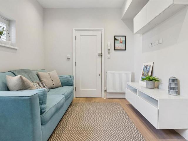 Apartment for rent in London Borough of Lambeth, Greater London