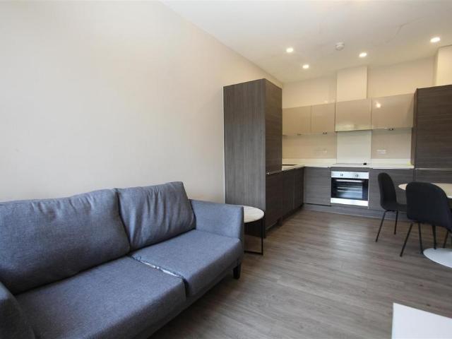 Flat for rent in Farsley, West Yorkshire