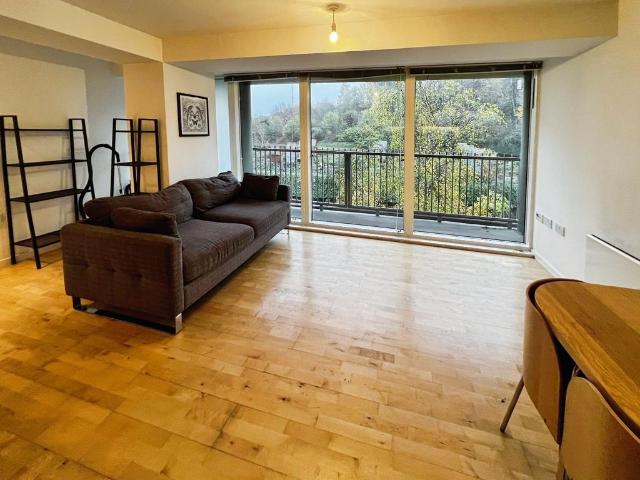 Flat for rent in Richmond Hill, West Yorkshire