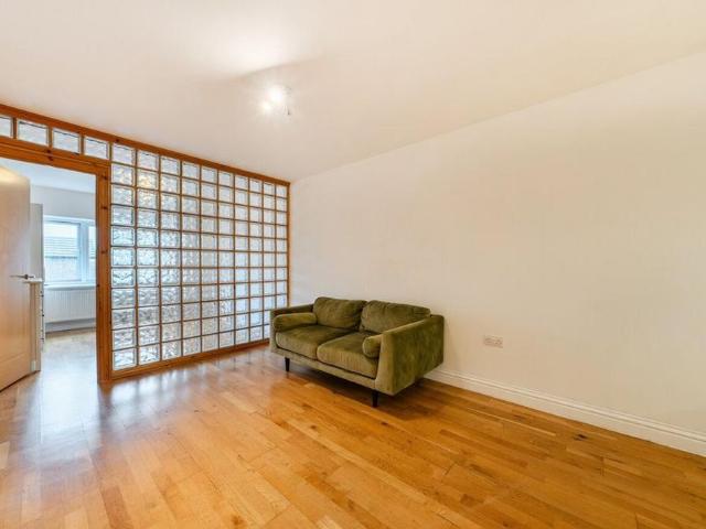 Apartment for rent in London Borough of Croydon, Greater London