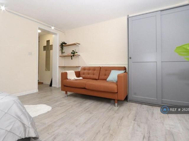 Apartment for rent in Mile End, Greater London