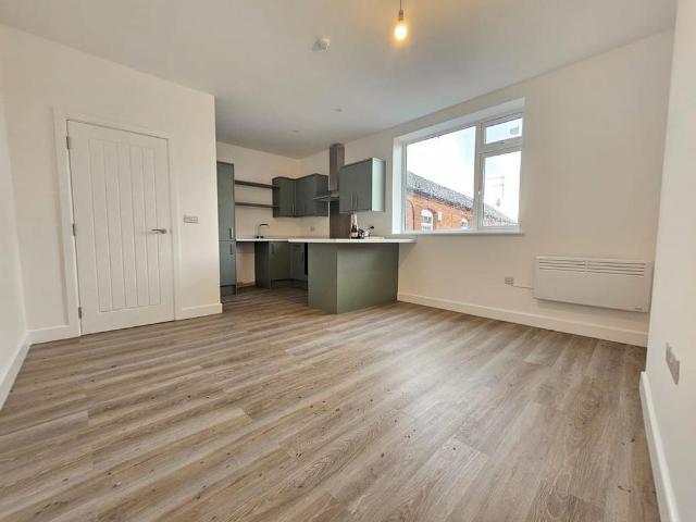 Apartment for rent in Stone, Baswich