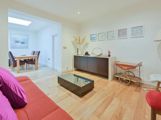 Apartment for rent in Cassiobury Estate, Watford