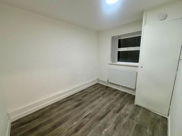 Apartment for rent in Pentre, Ton Pentre