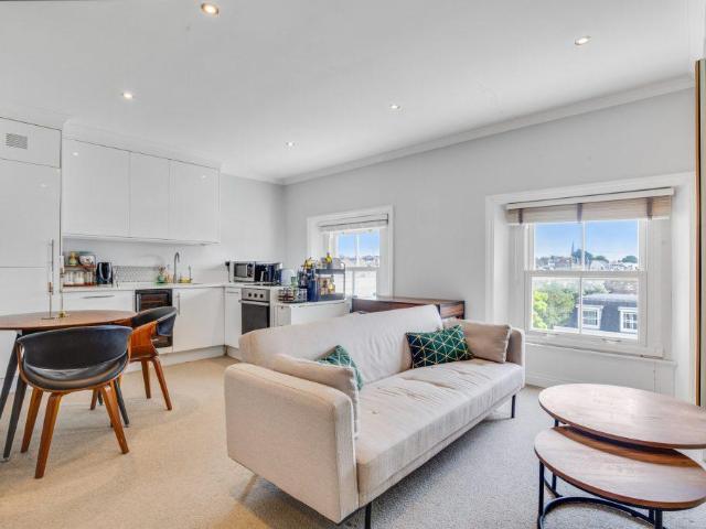 Flat for rent in Kensal Town, Bayswater