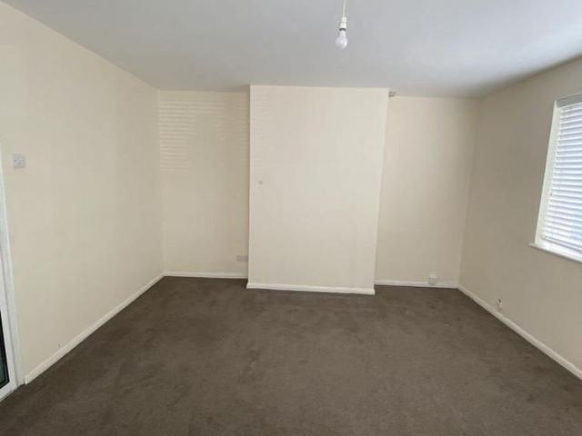 Apartment for rent in Caterham on the Hill, Hillview