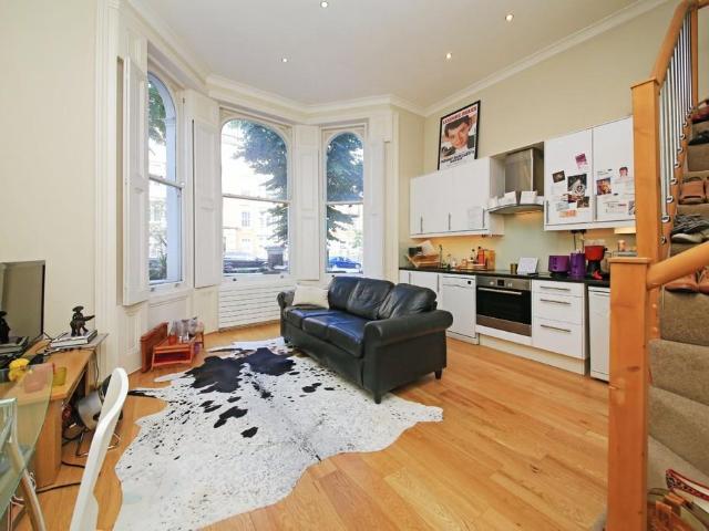 Flat for rent in Earl's Court, Greater London