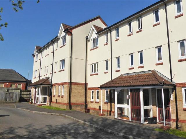 Flat for rent in Rowbarton, Rumwell