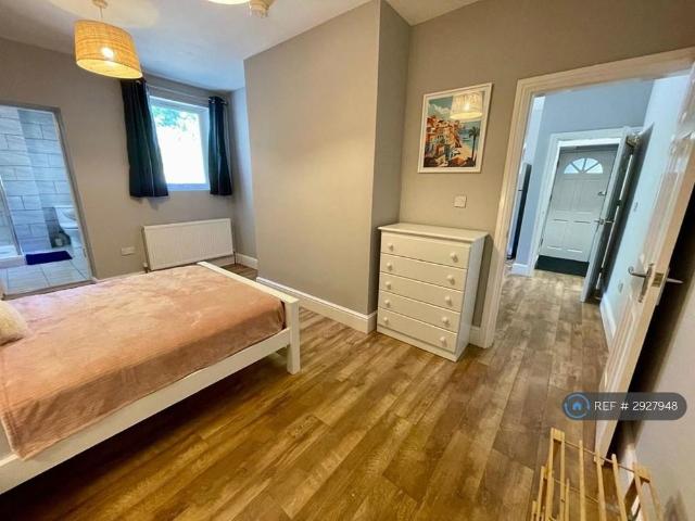 Apartment for rent in Russell's Hall, West Midlands