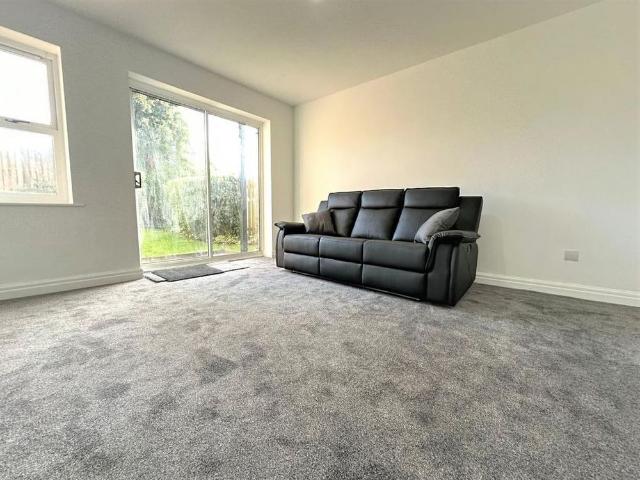 Apartment for rent in Queen's Park, Blackburn