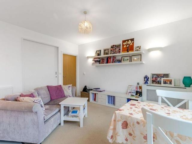 Apartment for rent in London Borough of Wandsworth, Greater London