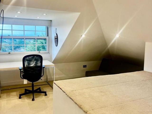 Apartment for rent in Grange Hill, Epping Forest