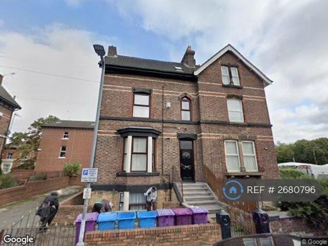 Flat for rent in Calderstones