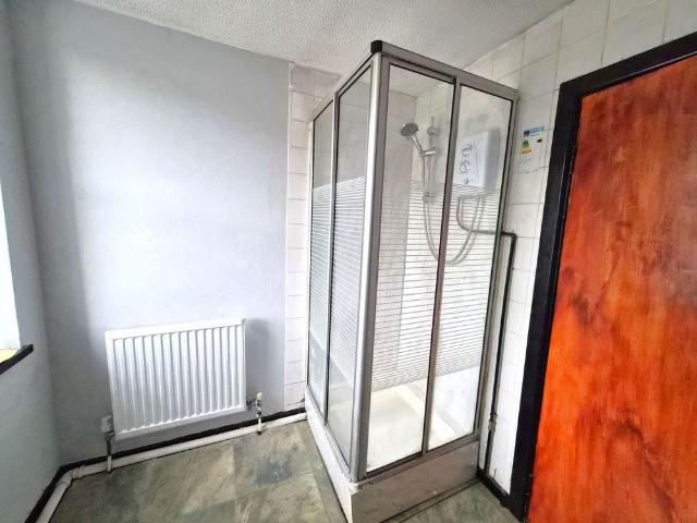 Apartment for rent in Senghenydd, Wales