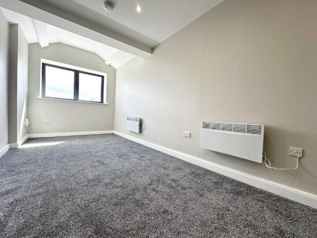 Apartment for rent in Woolshops, Calderdale