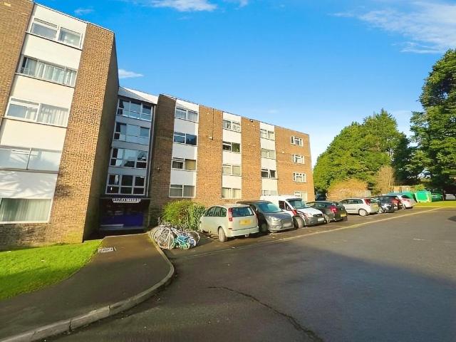 Flat for rent in Weston Common, City Of Southampton