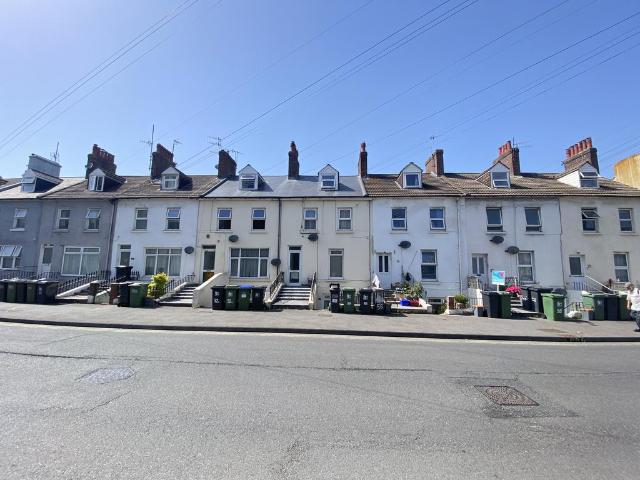 Flat for rent in Upperton, Eastbourne