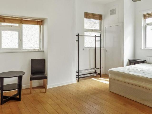 Apartment for rent in Falcon Lodge, Wales