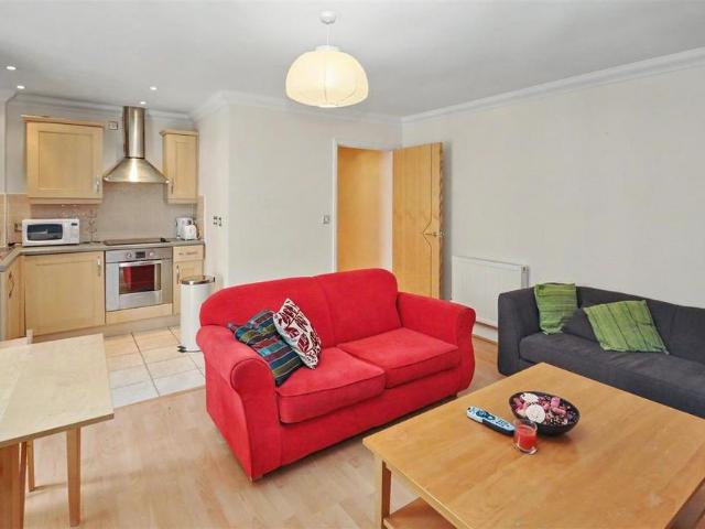 Apartment for rent in Milverton, Green Close