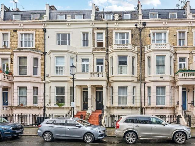 Flat for rent in Earl's Court, Greater London
