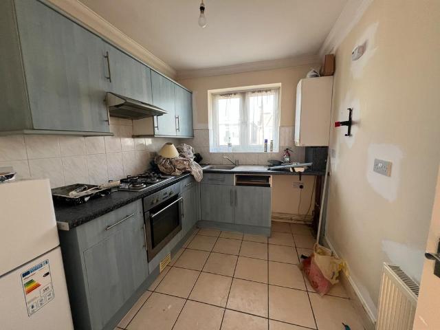 Flat for rent in Newbury Park, Greater London