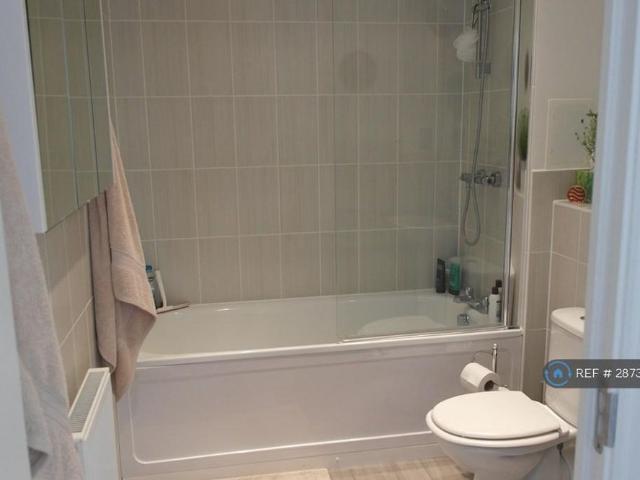 Apartment for rent in Widmore, Greater London