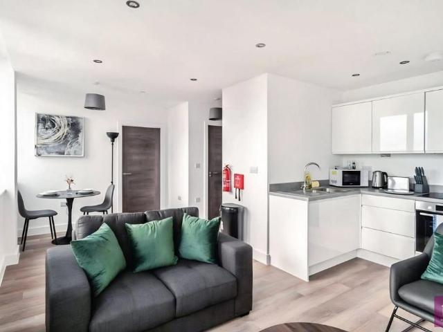 Flat for rent in Gorse Hill, Trafford Park