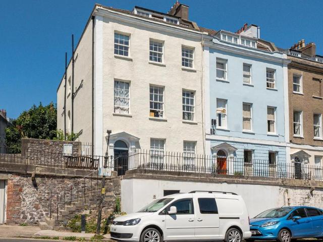 Flat for rent in Clifton Village, Feckenham