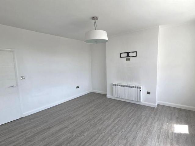Apartment for rent in West Cliff, Acol