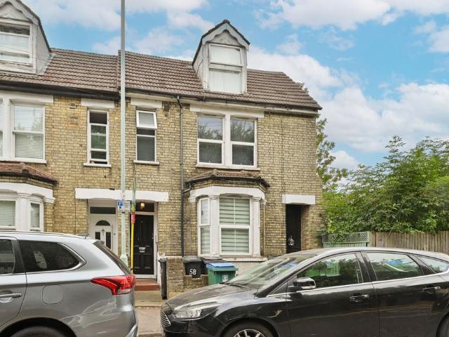 Flat for rent in North Watford, Hertfordshire