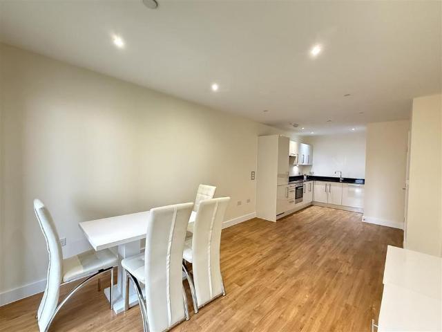 Apartment for rent in Alperton, Greater London