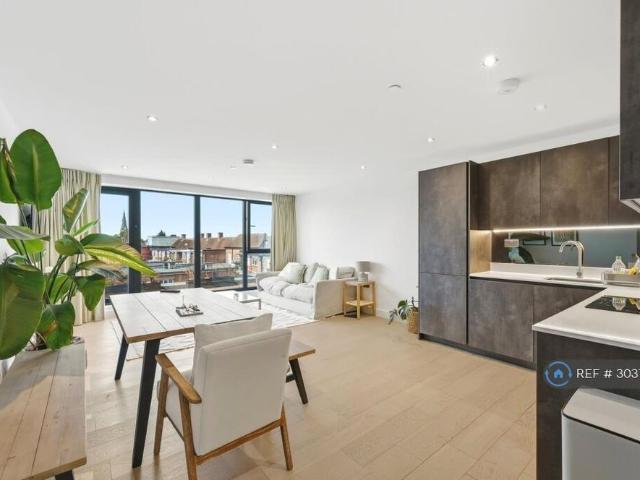Apartment for rent in Weybridge, Elmbridge